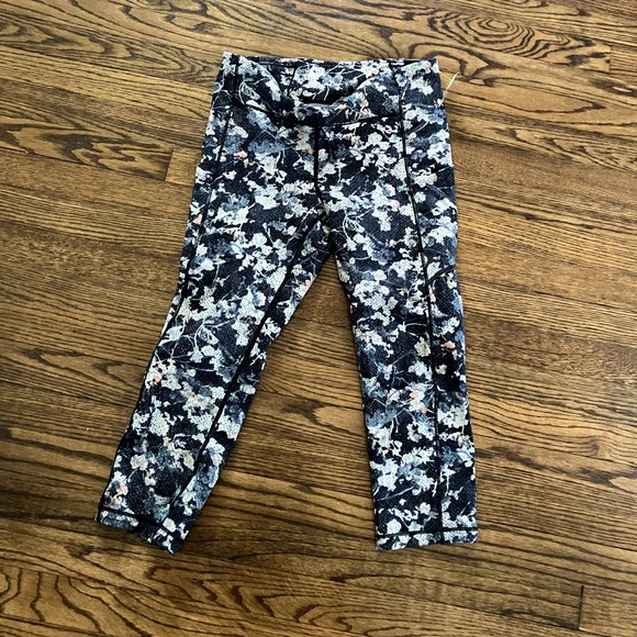 LULULEMON Speed Up Crop Spring Bloom Multi Size 10 - Picture 3 of 7